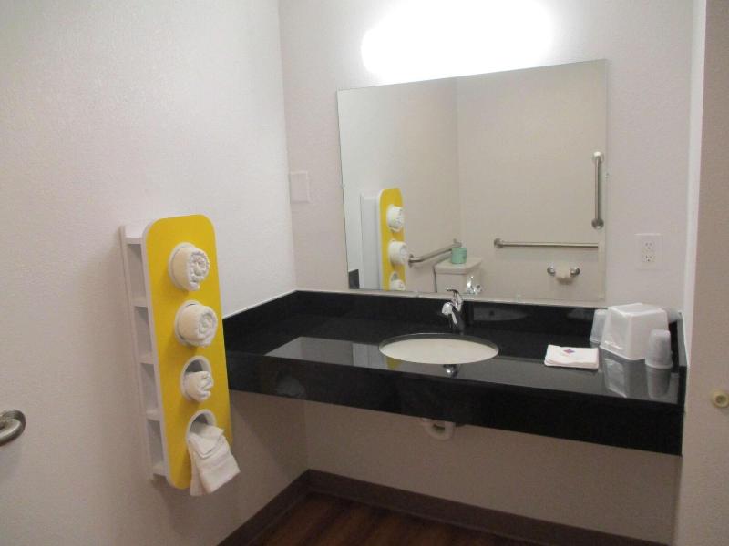 Motel 6 Chilhowie, VA image