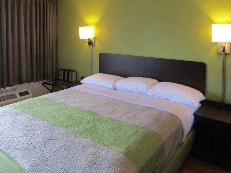 Motel 6 Chilhowie, VA image