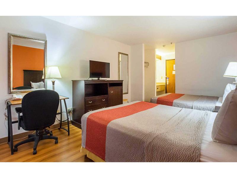 Motel 6 Waterloo, IA -Crossroads Mall -Cedar Falls image