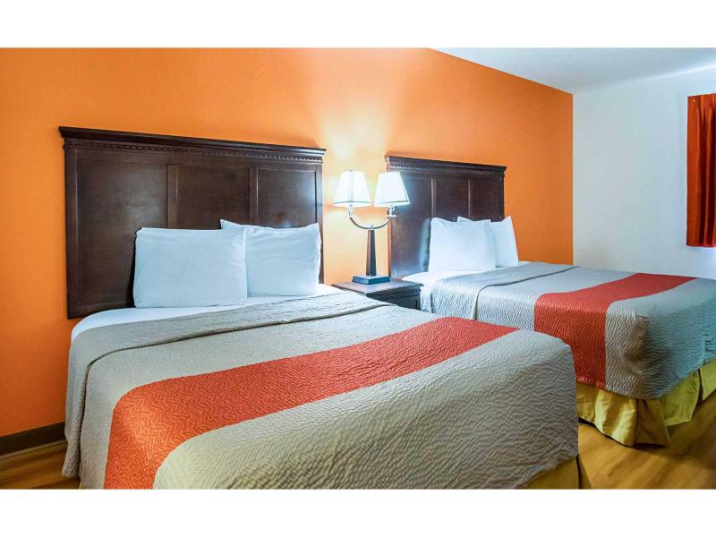 Motel 6 Waterloo, IA -Crossroads Mall -Cedar Falls image