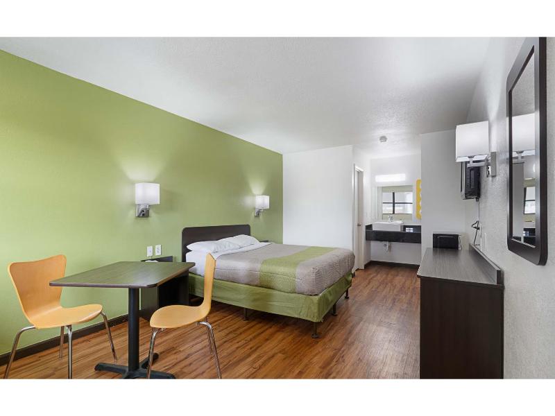Motel 6 Chattanooga, Tn image