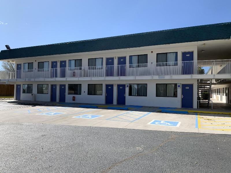 Motel 6 Grants, Nm image