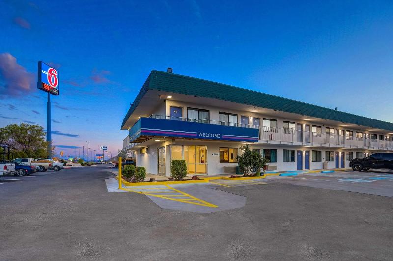 Motel 6 Grants, Nm image