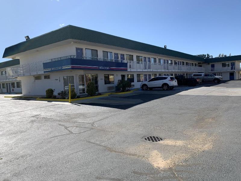 Motel 6 Grants, Nm image