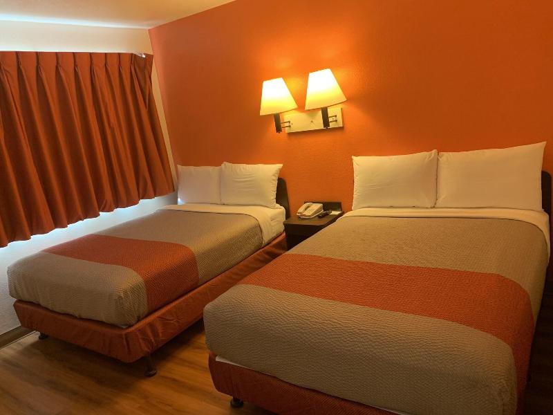 Motel 6 Grants, Nm image