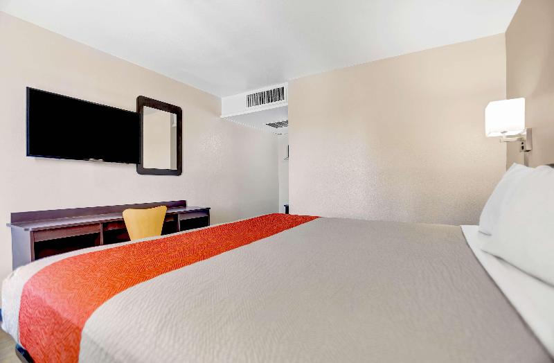 Motel 6 Grants, Nm image