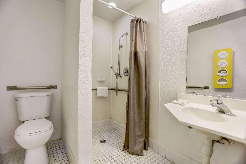 Motel 6 Grants, Nm image