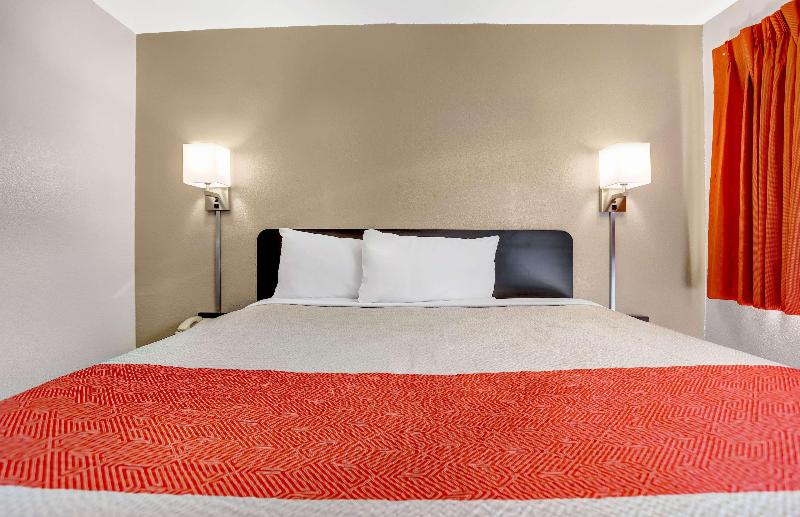 Motel 6 Grants, Nm image
