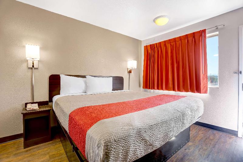 Motel 6 Grants, Nm image