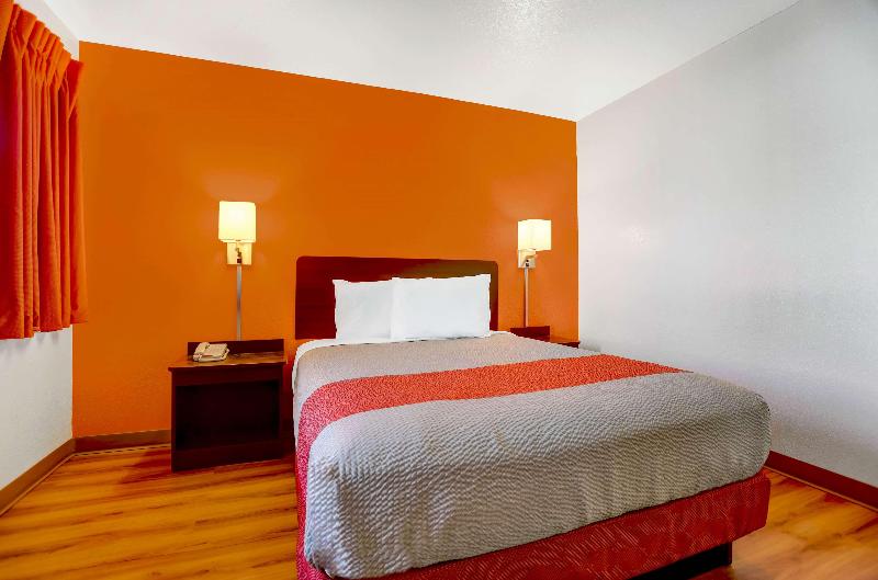 Motel 6 Grants, Nm image