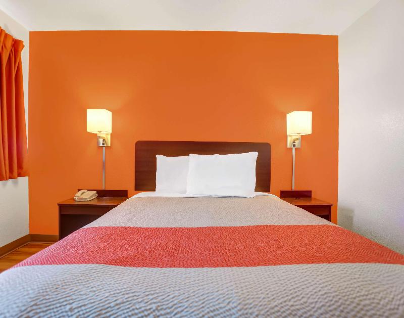 Motel 6 Grants, Nm image