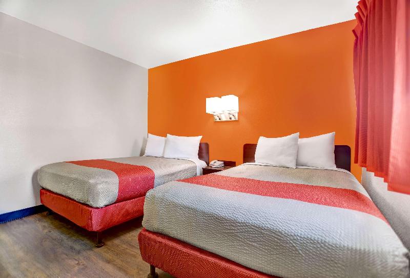 Motel 6 Grants, Nm image