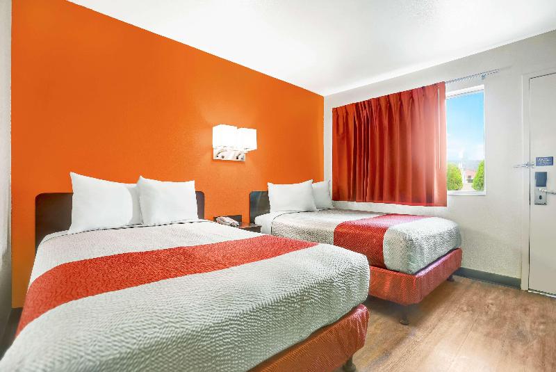 Motel 6 Grants, Nm image