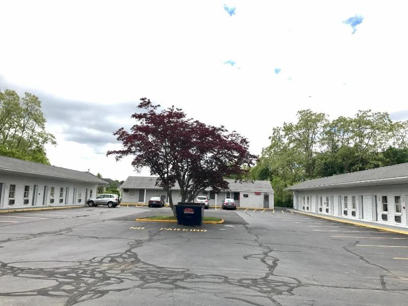 Shangri La Motel image