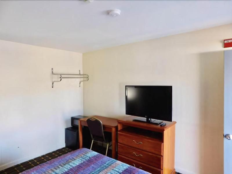 Shangri La Motel image