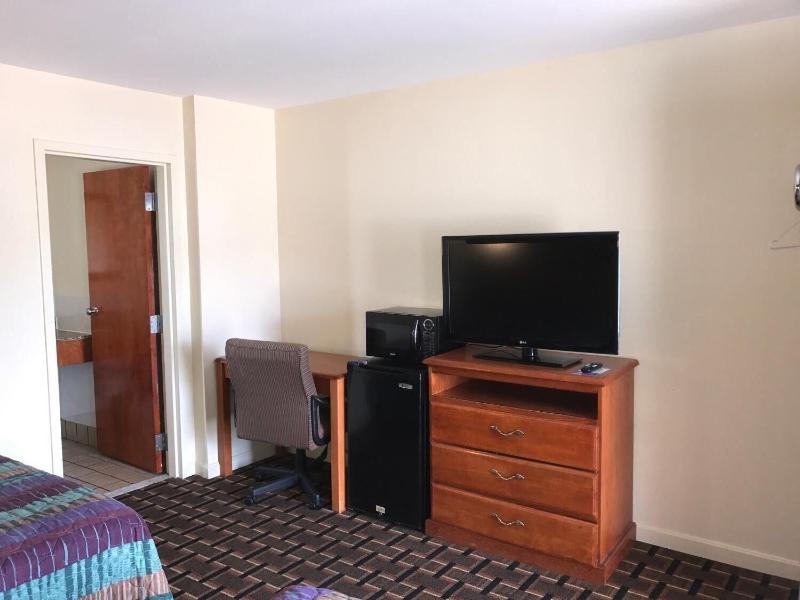 Shangri La Motel image