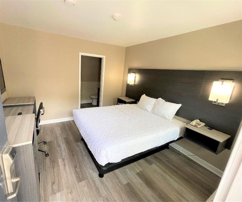 Shangri La Motel image