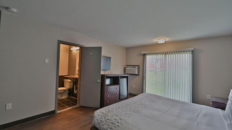 Maplehurst Motel image
