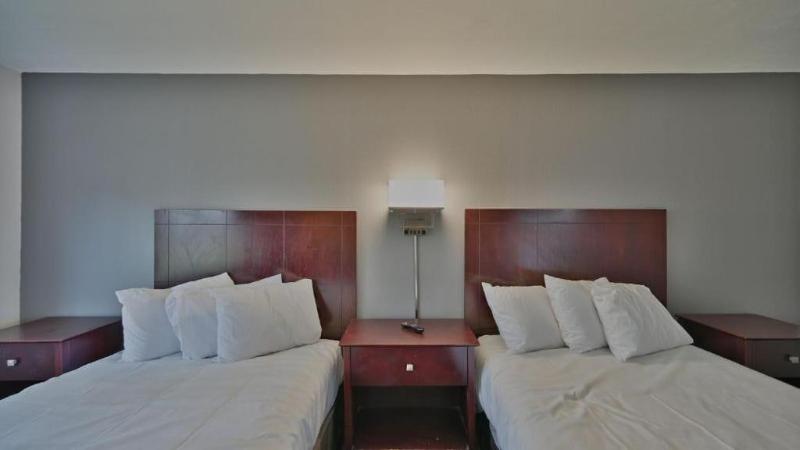 Maplehurst Motel image