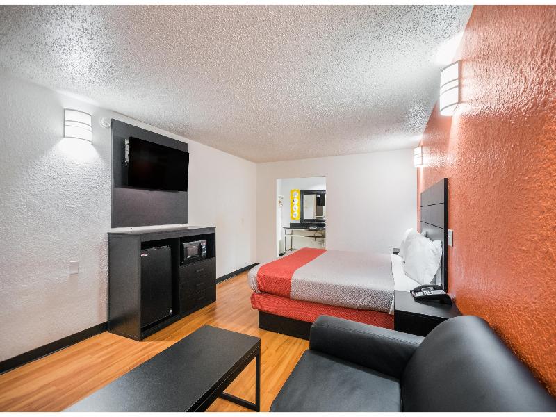 Motel 6 Houston, TX - Brookhollow image