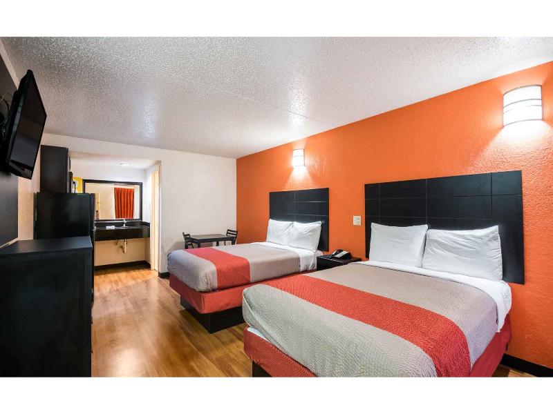 Motel 6 Houston, TX - Brookhollow image