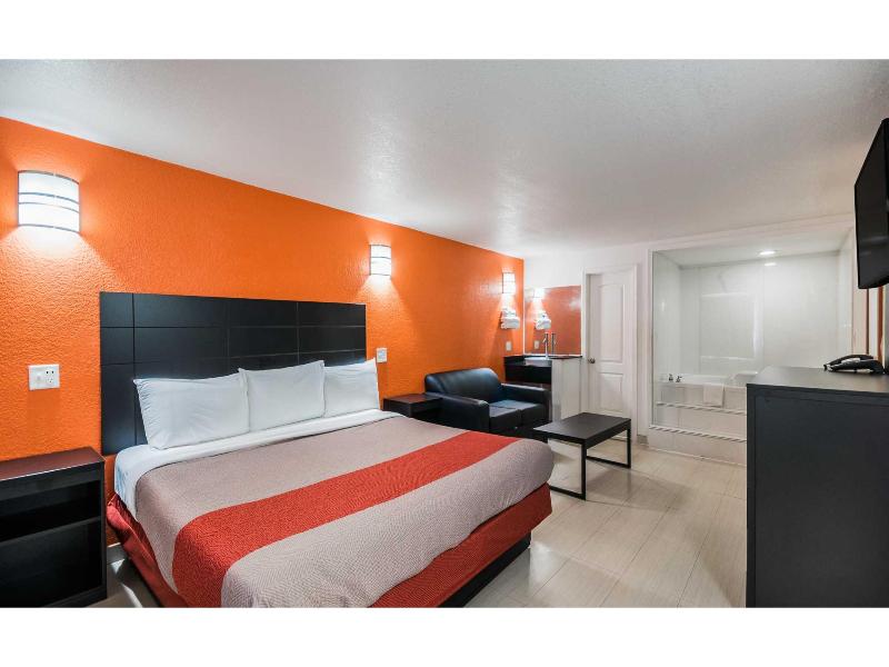 Motel 6 Houston, TX - Brookhollow image