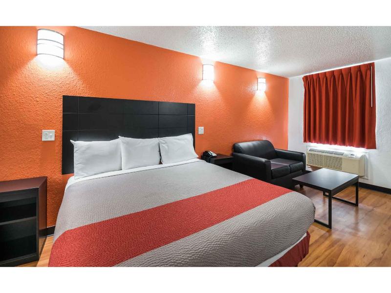Motel 6 Houston, TX - Brookhollow image