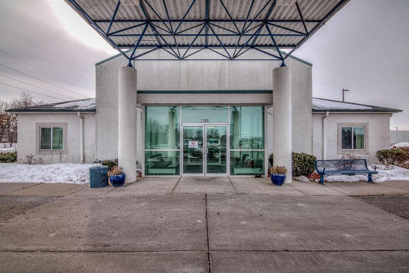 Econo Lodge Menomonie image