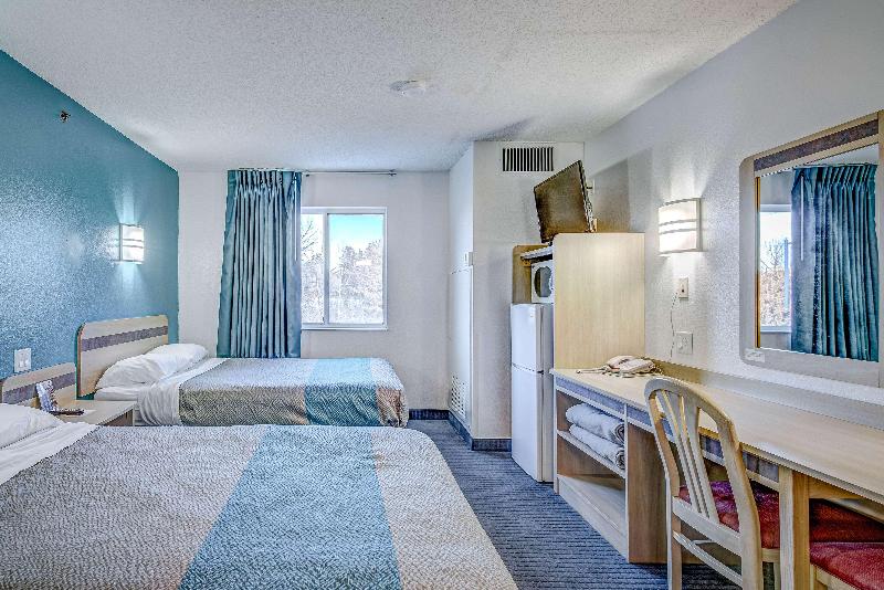 Econo Lodge Menomonie image