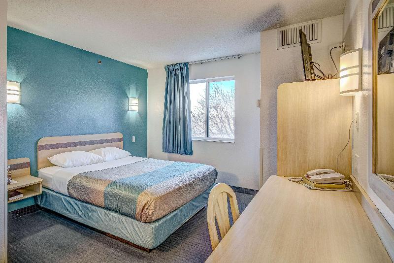 Econo Lodge Menomonie image