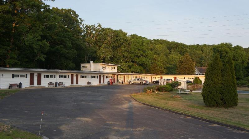 Oakdell Motel image
