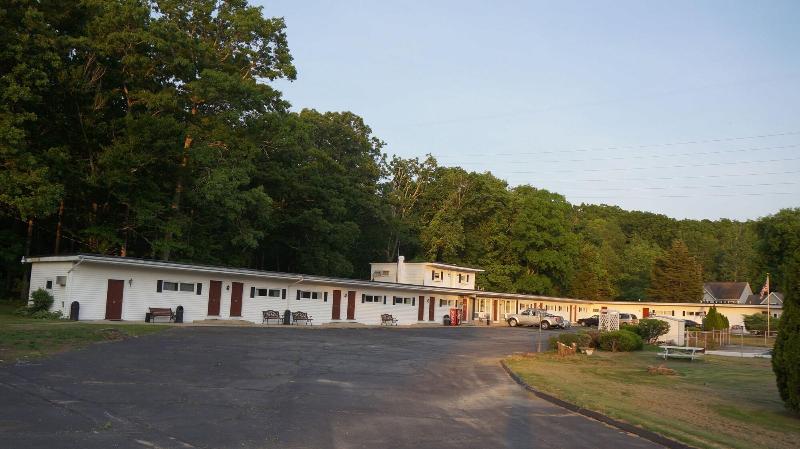 Oakdell Motel image