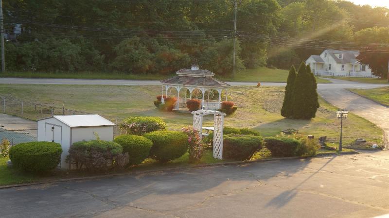 Oakdell Motel image