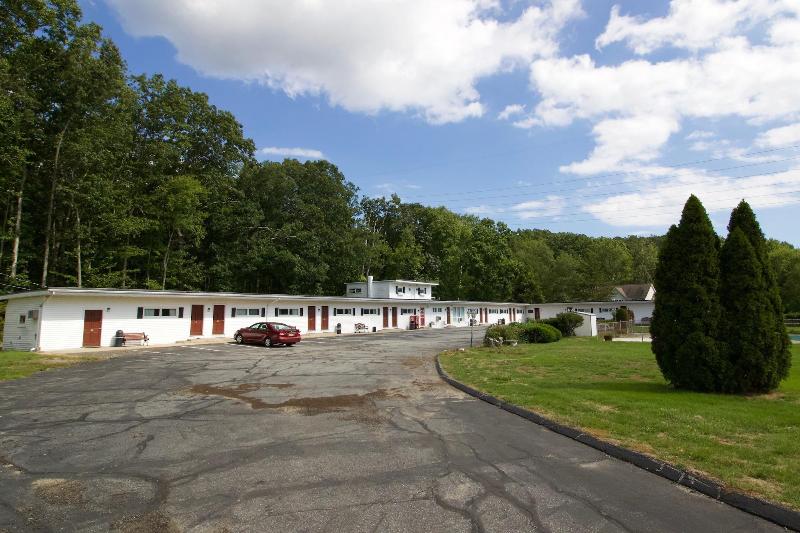 Oakdell Motel image