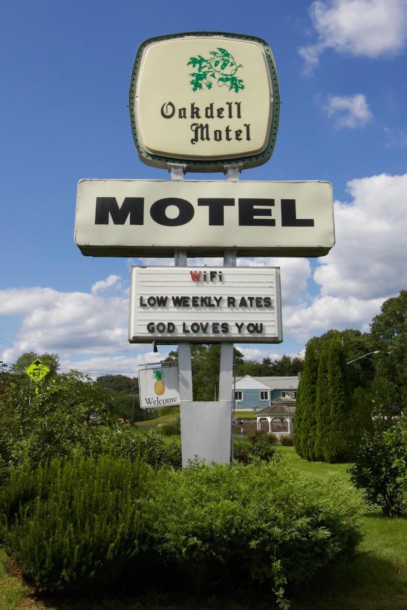 Oakdell Motel image