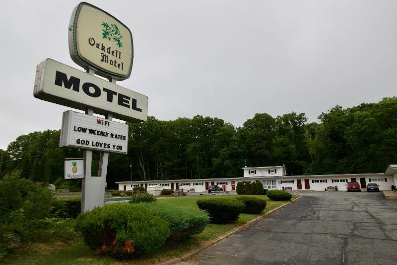 Oakdell Motel image