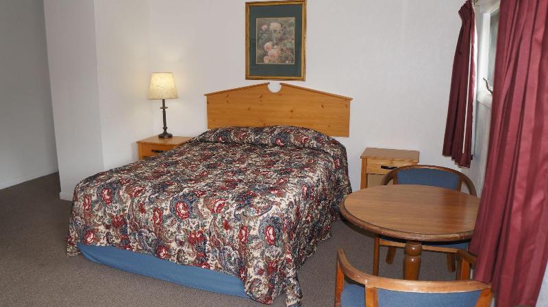 Oakdell Motel image