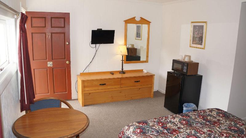 Oakdell Motel image