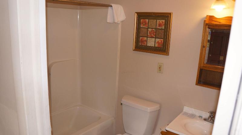 Oakdell Motel image