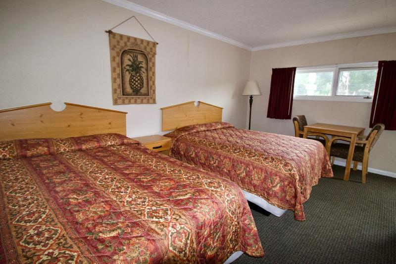 Oakdell Motel image