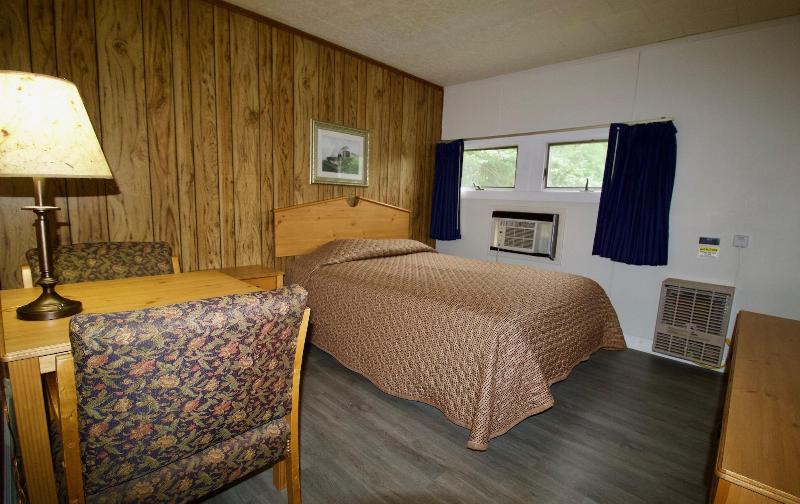 Oakdell Motel image