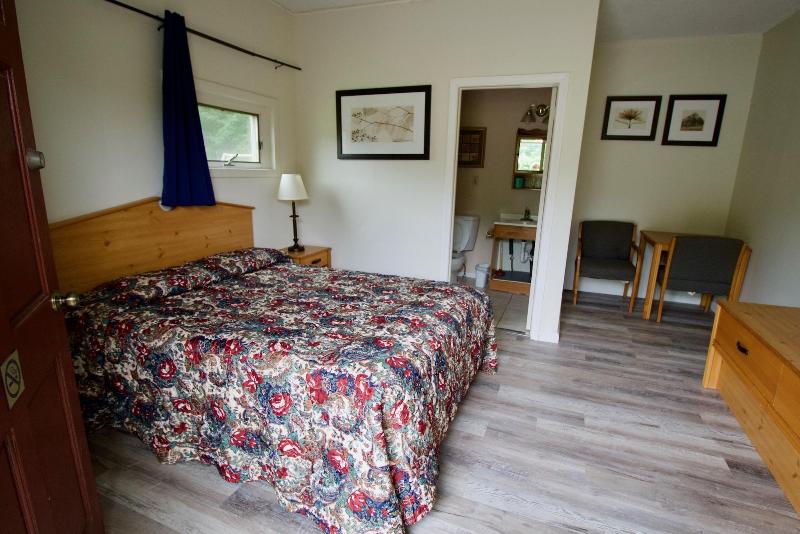 Oakdell Motel image