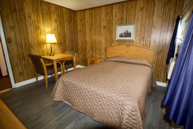 Oakdell Motel image