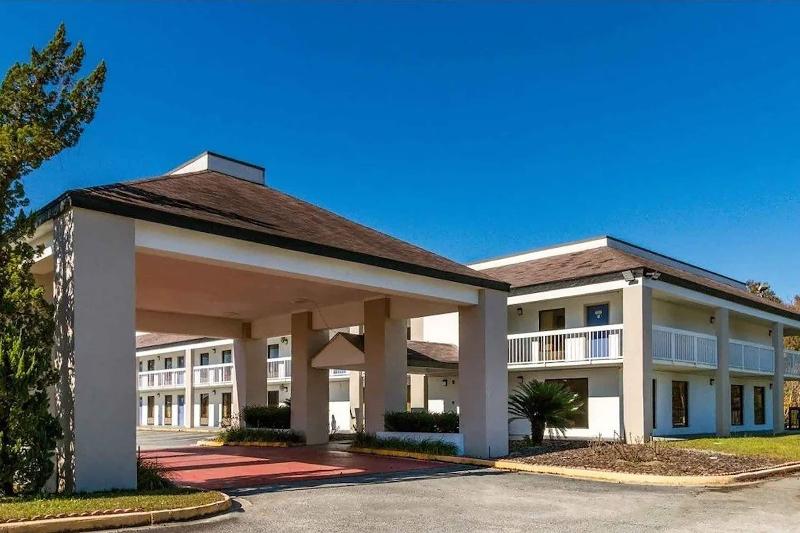 Baymont by Wyndham Metter image