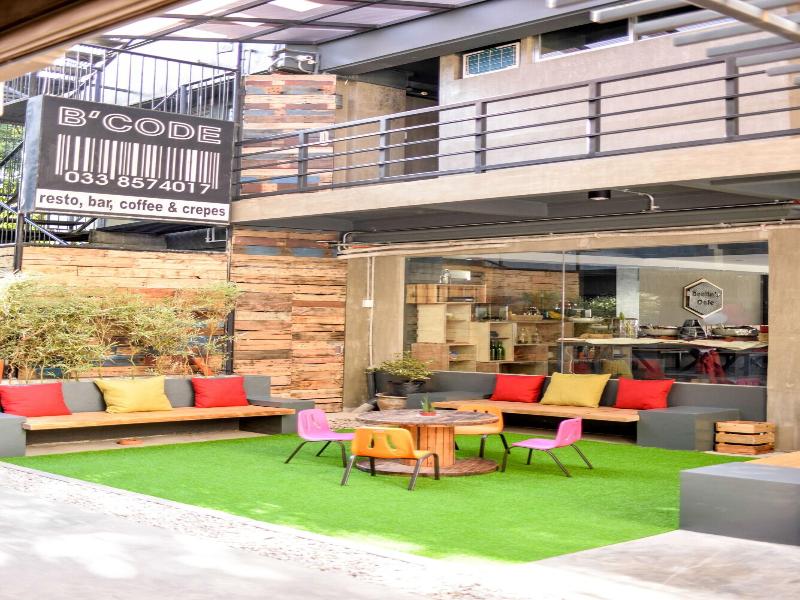 Bhive Hotel
