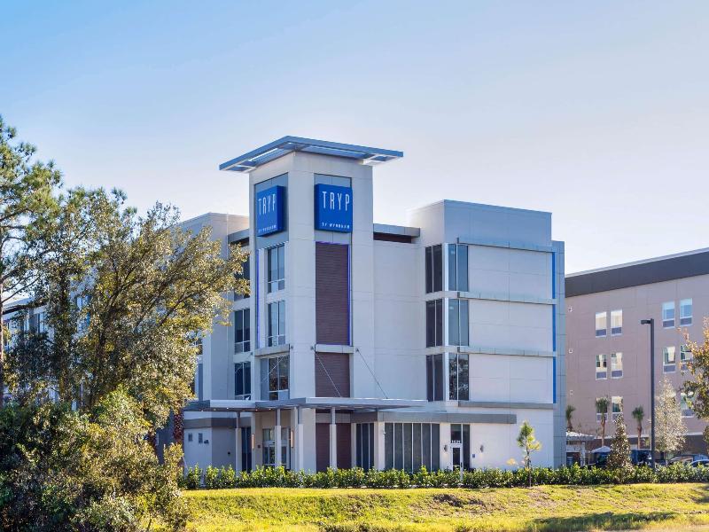 TRYP by Wyndham Orlando image