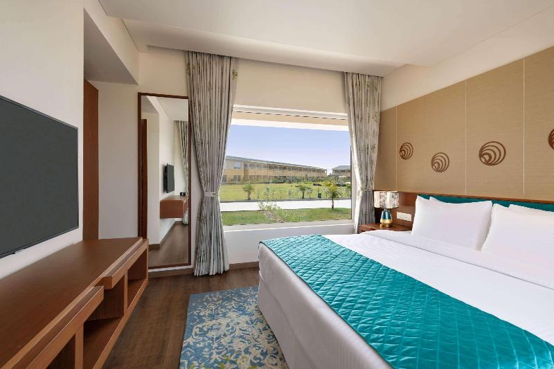 Hawthorn Suites By Wyndham Dwarka image