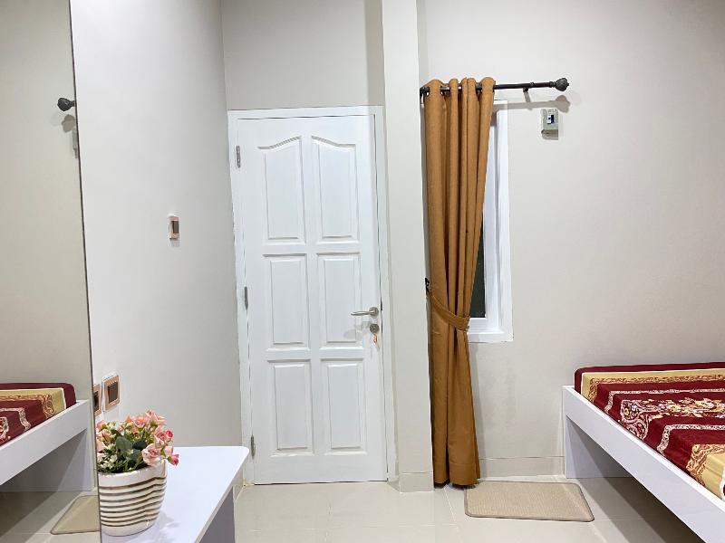 Guesthouse Putri Griya Fikarda by ZUZU