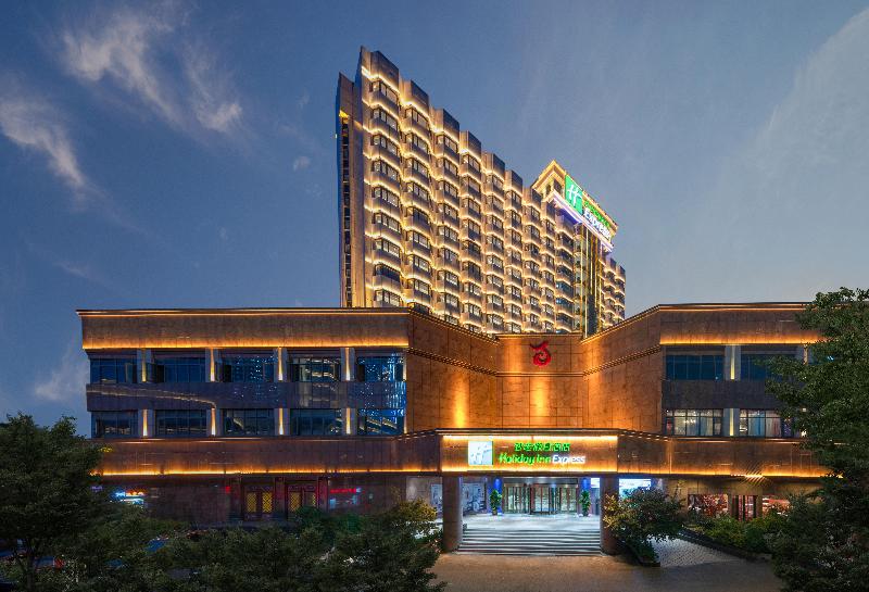 Holiday Inn Express Nanchang Bayi Square