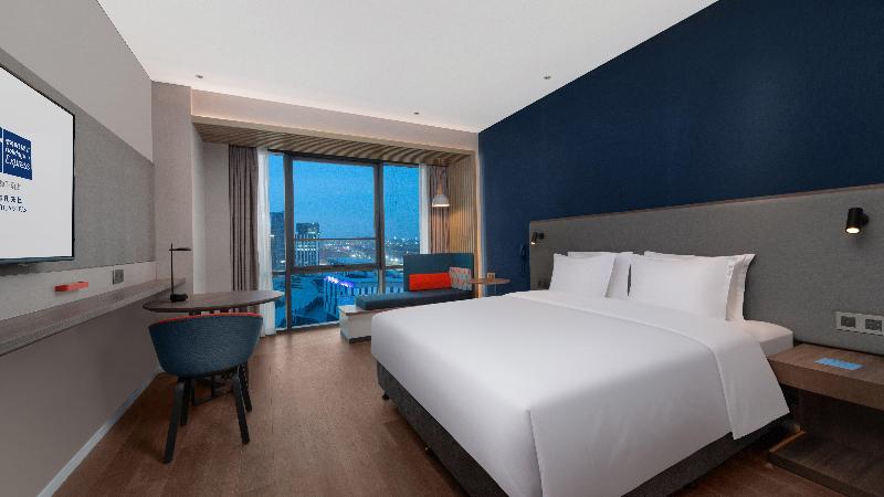 Holiday Inn Express Beijing Yizhuang Tongminghu image